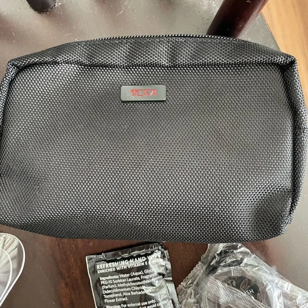 2 Tumi Delta Black Canvas Travel Pouches Business Toiletries 7”x5”